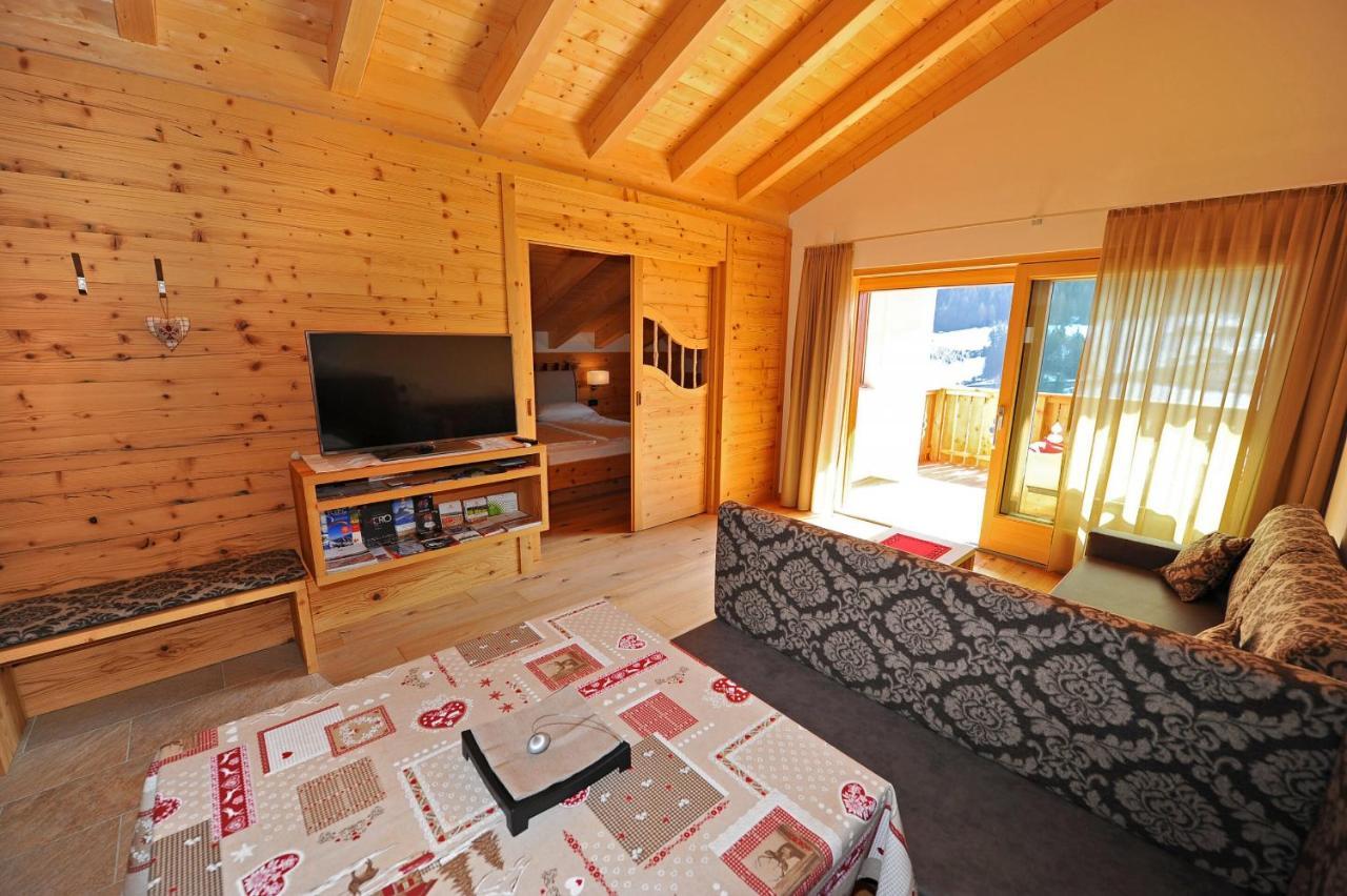 Mountain Apartment Hapeli Ortisei Bagian luar foto